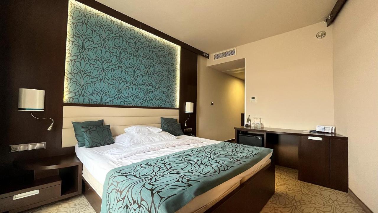 Hotel Wellamarin Zamárdi Quarto foto