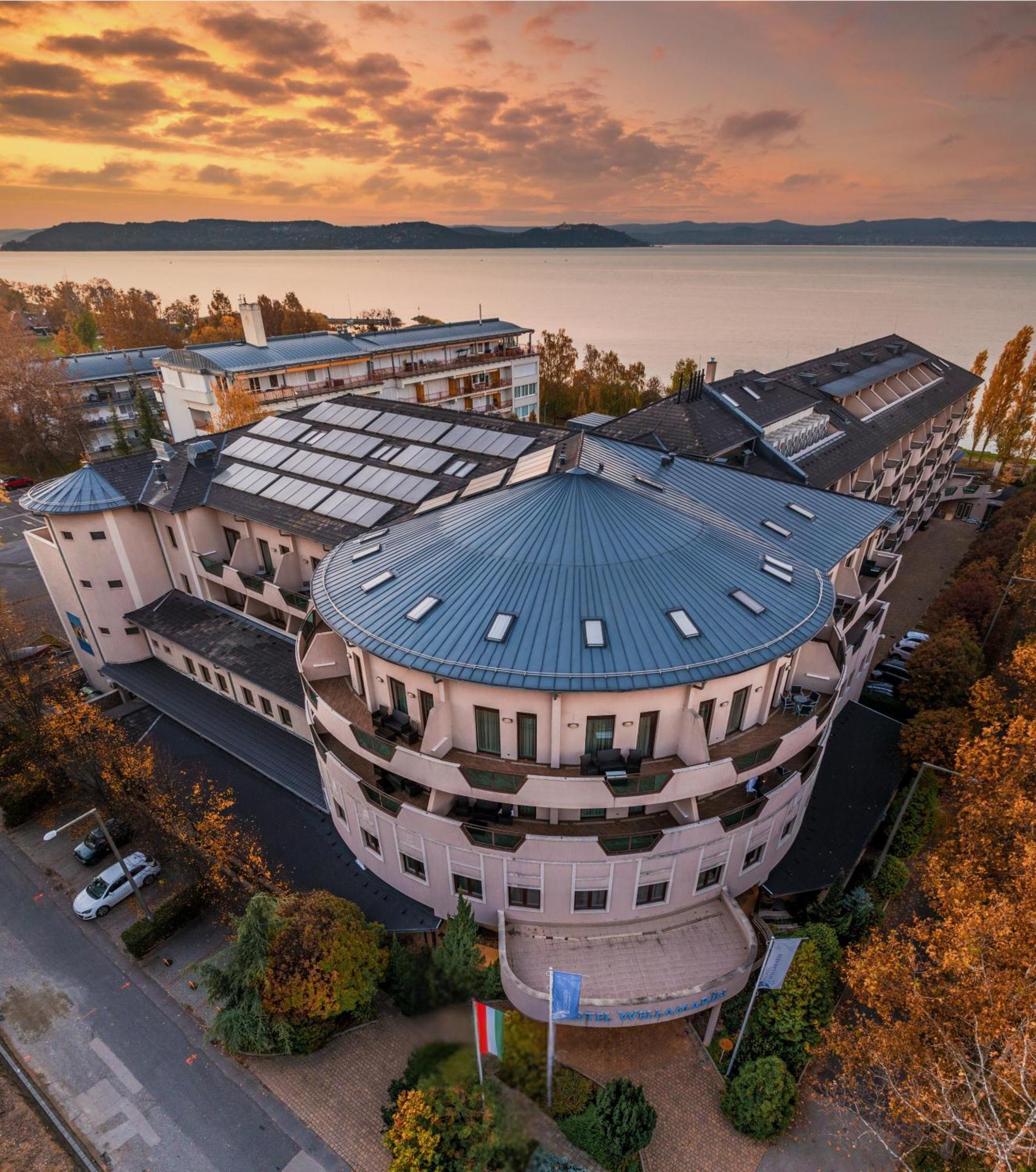 Hotel Wellamarin Zamárdi Exterior foto
